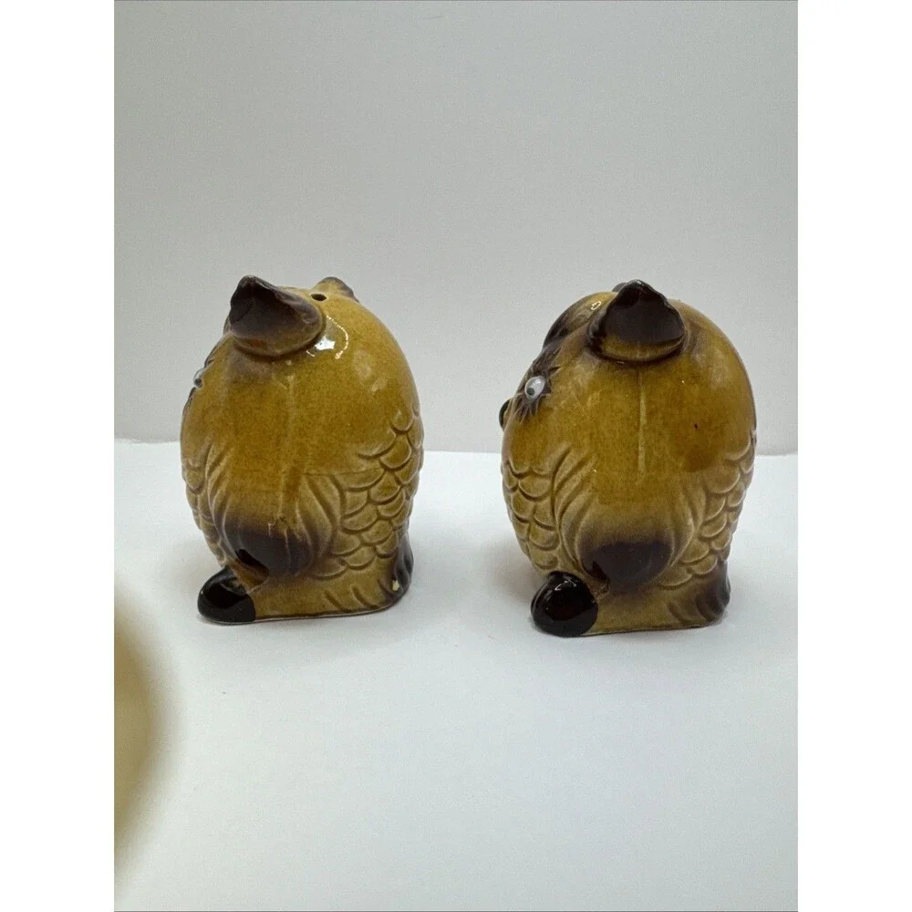 OWLS Salt & Pepper Shaker S&P VINTAGE Porcelain Ceramic Kitch Cottage Retro